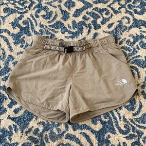 NWOT The North Face shorts